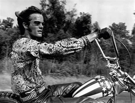 Easy Rider, Bir Amerikan Rüyasının Çöküşü ve İki Bisikletli Kahramanın Yolculuğu!